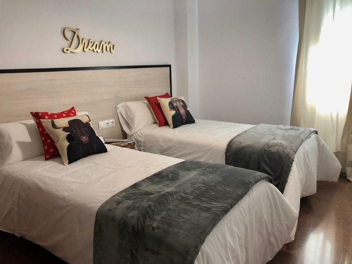 Gatu Premium Villa Aramburu, " Preferente Mayores De 25 Anos Y Familias " 圣玛丽亚港 外观 照片