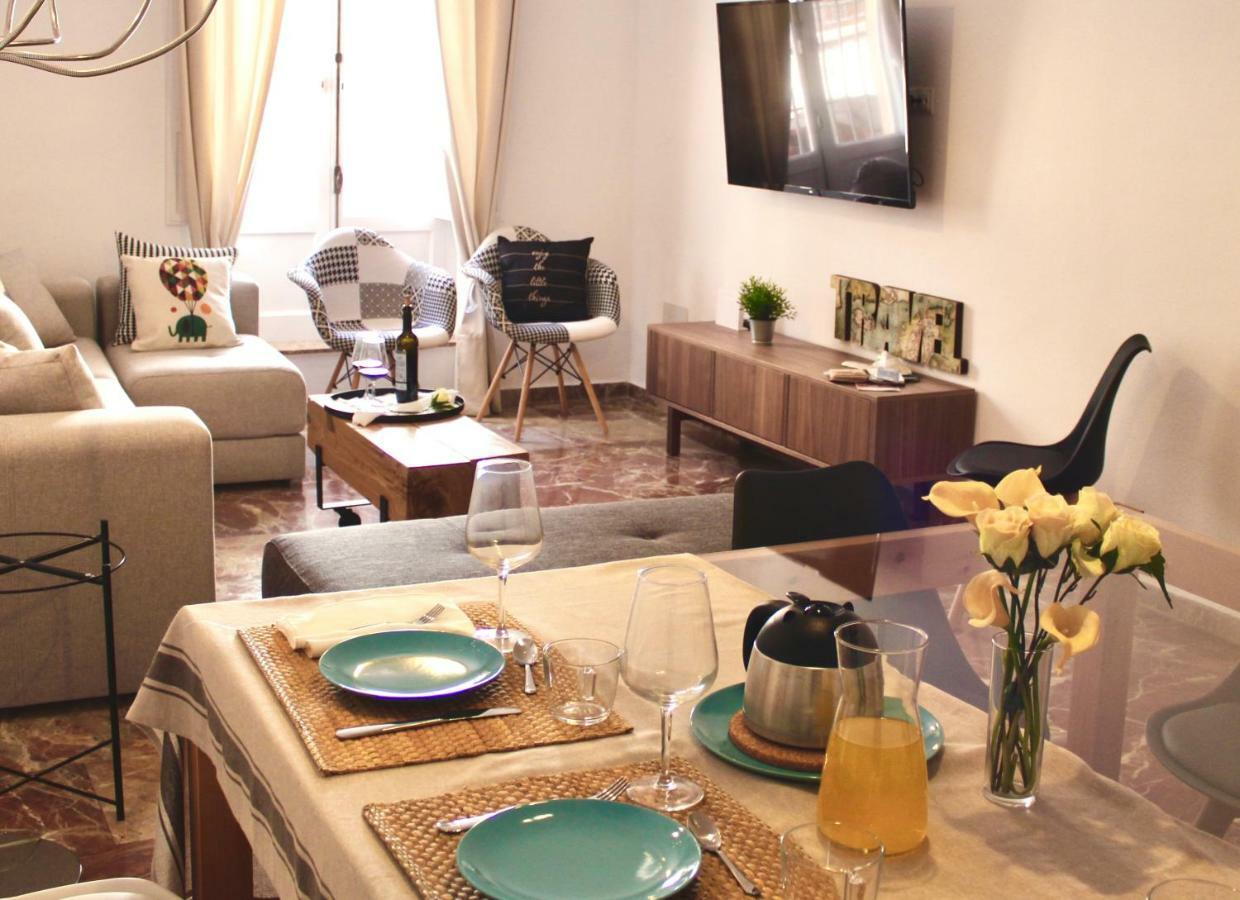 Gatu Premium Villa Aramburu, " Preferente Mayores De 25 Anos Y Familias " 圣玛丽亚港 外观 照片